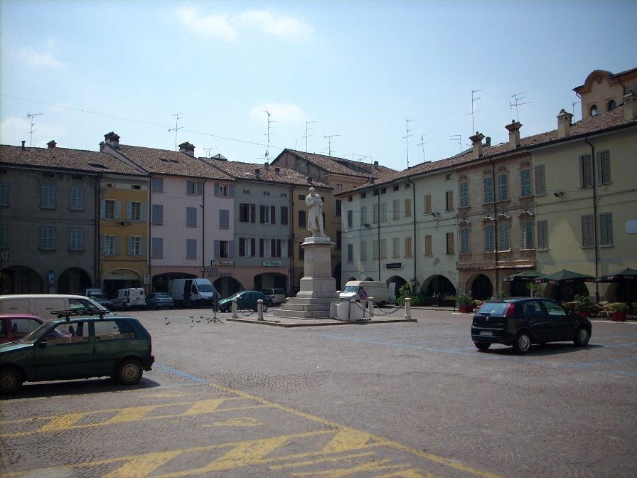 Lazzaro%20Spallanzani%27s%20monument%2C%20Scandiano%2C%20Reggio%20Emilia%20-%2002.JPG